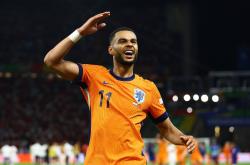 雷速体育官网首页-英格兰球队引进荷兰新秀力求冲冠