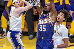 雷速体育网页版-包含国王翻盘雄鹿B队，东契奇统治全场的词条