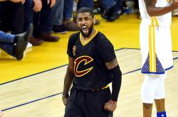 雷速体育app-辽宁队逆转北京队，欧文高光表现