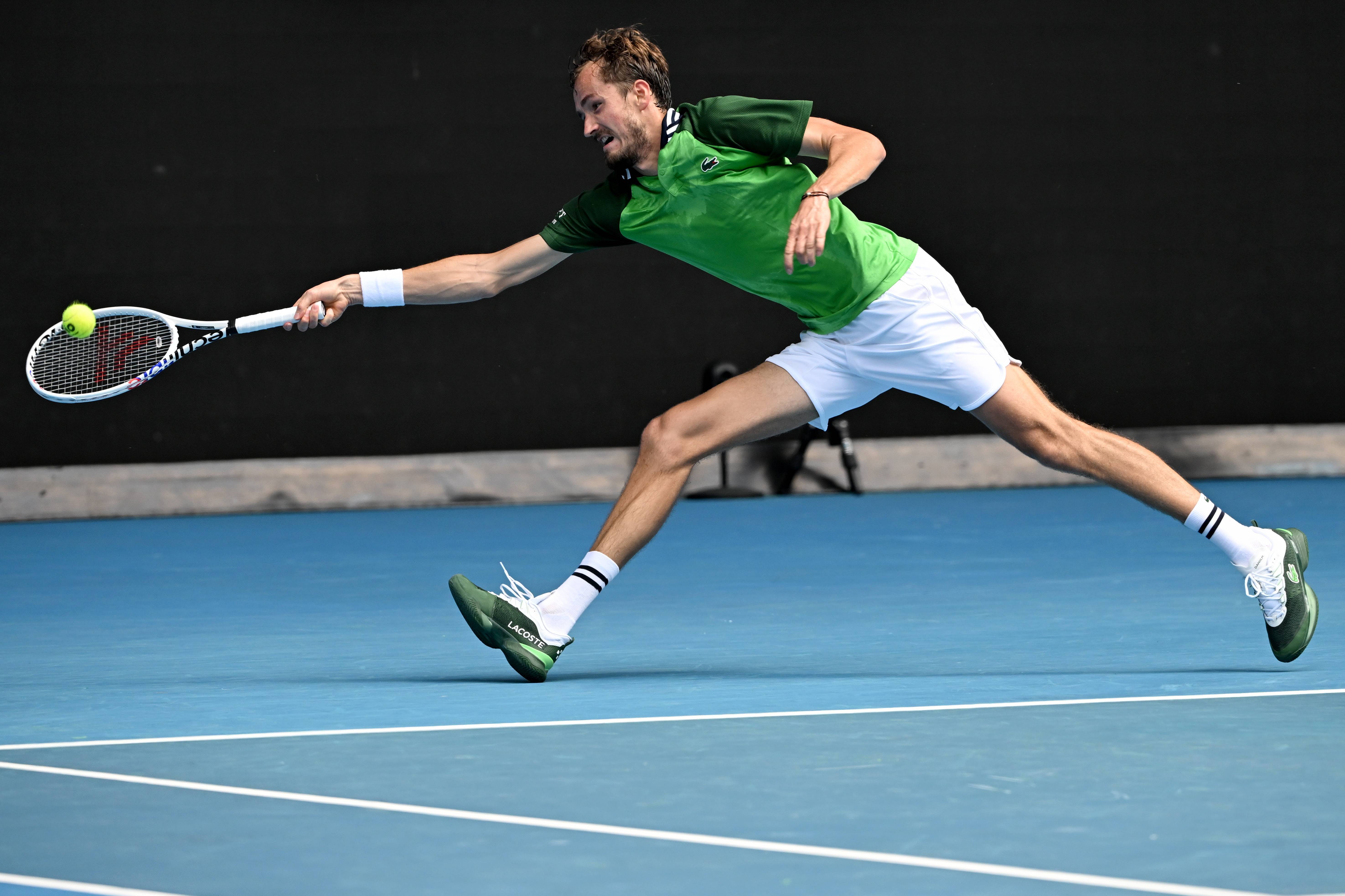 世界网球队翻盘美国网球队,梅德韦杰夫关键制胜的简单介绍 世界网球队翻盘美国网球队,梅德韦杰夫关键制胜的简单介绍