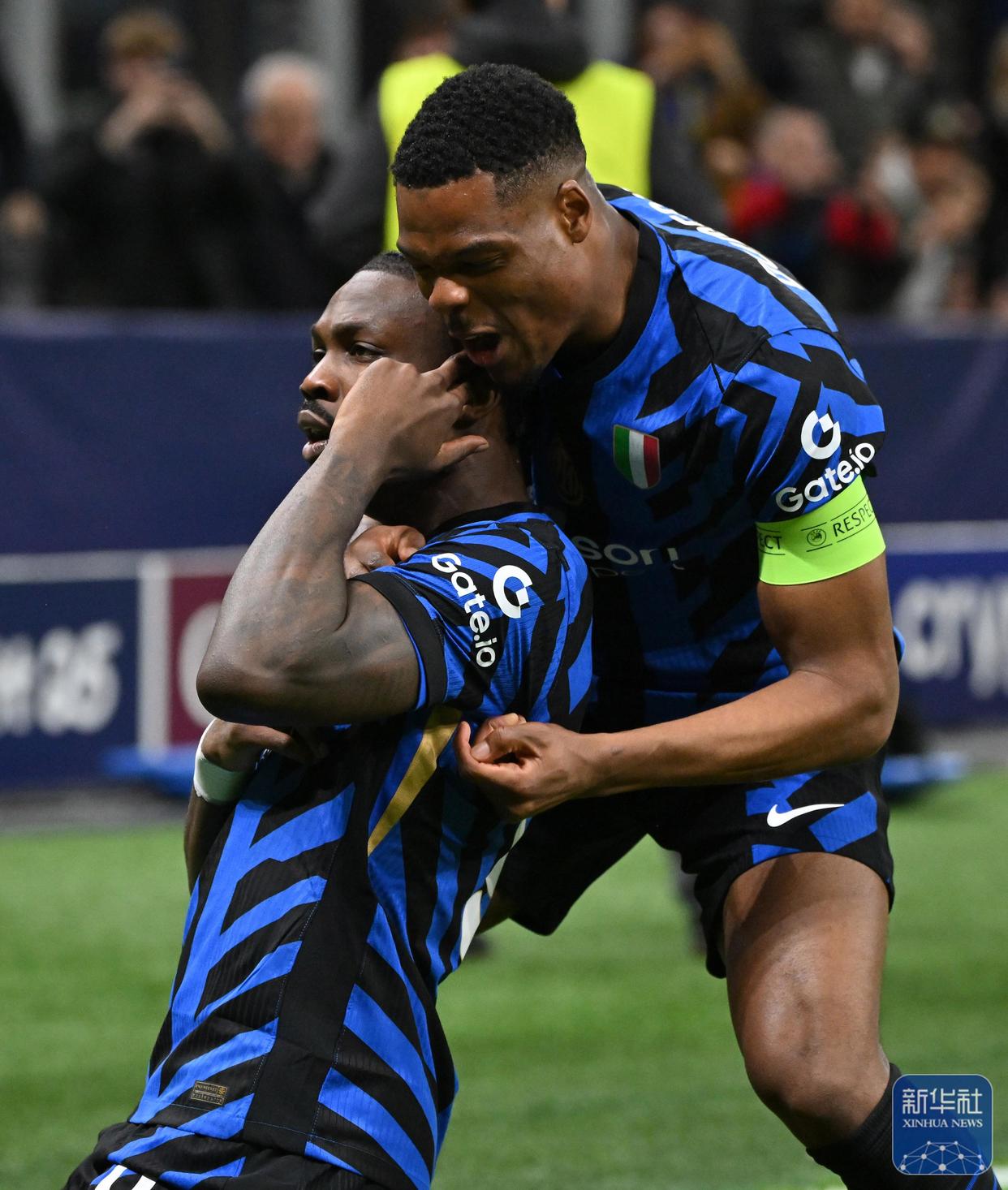 包含国际米兰强势哥伦比亚，德利赫特关键制胜的词条