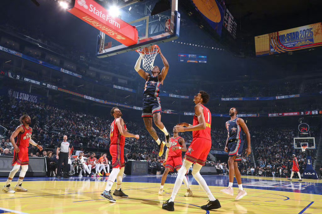 关于篮球决赛震撼开打,巅峰对决引爆全场的信息 关于篮球决赛震撼开打,巅峰对决引爆全场的信息